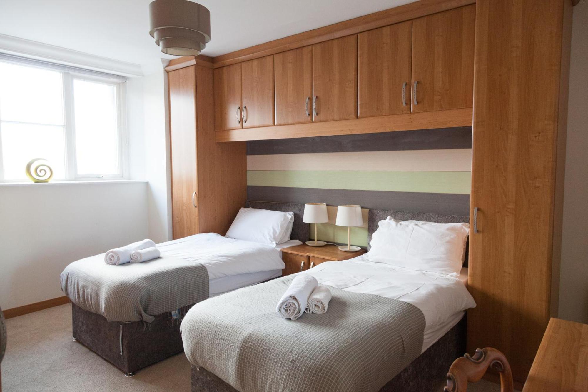 Weekly & Monthly Stays In Penthouse For Contractors Or Leisure Single Or Superking Beds Available Birkenhead Bagian luar foto