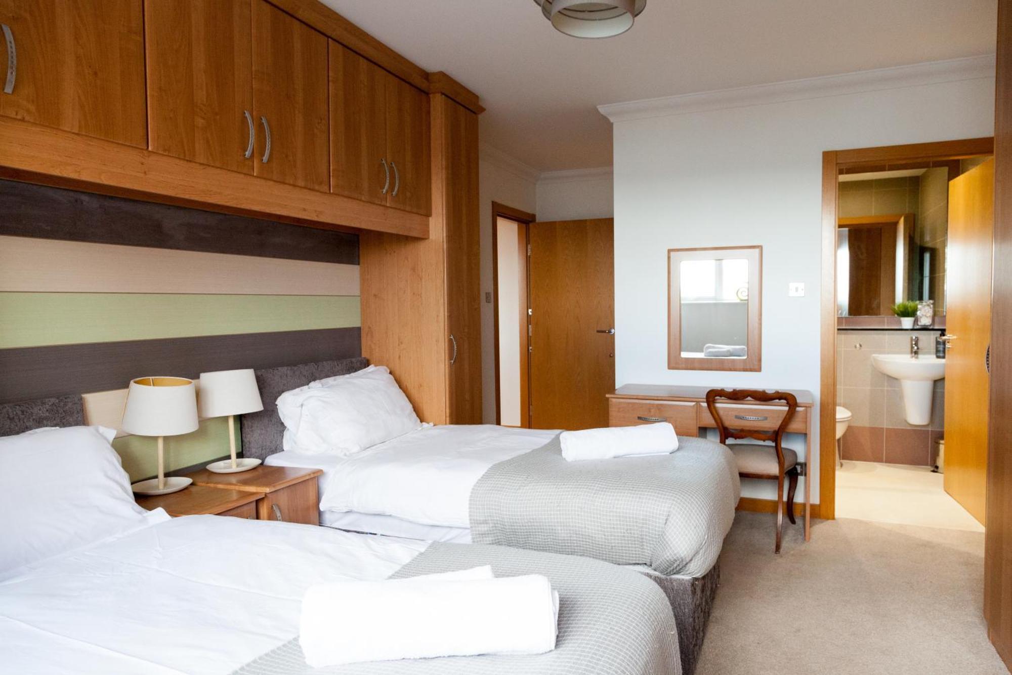 Weekly & Monthly Stays In Penthouse For Contractors Or Leisure Single Or Superking Beds Available Birkenhead Bagian luar foto