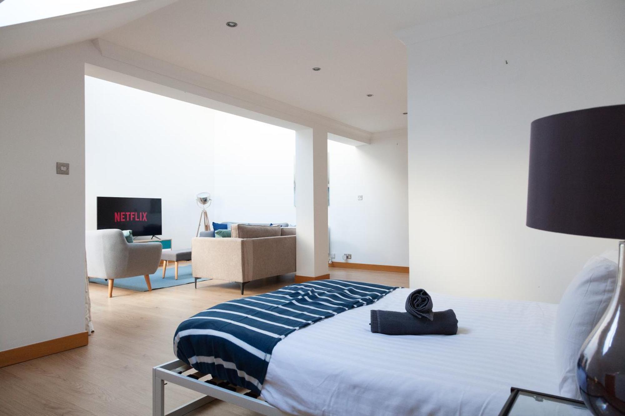 Weekly & Monthly Stays In Penthouse For Contractors Or Leisure Single Or Superking Beds Available Birkenhead Bagian luar foto
